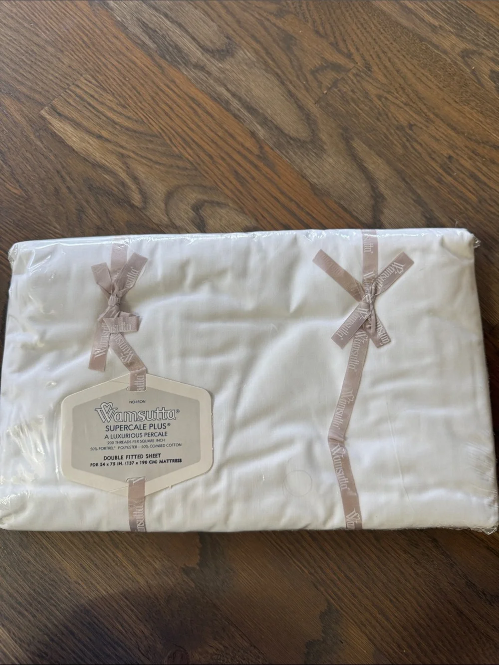 Wamsutta White Supercale Plus Double or full size Fitted Sheet